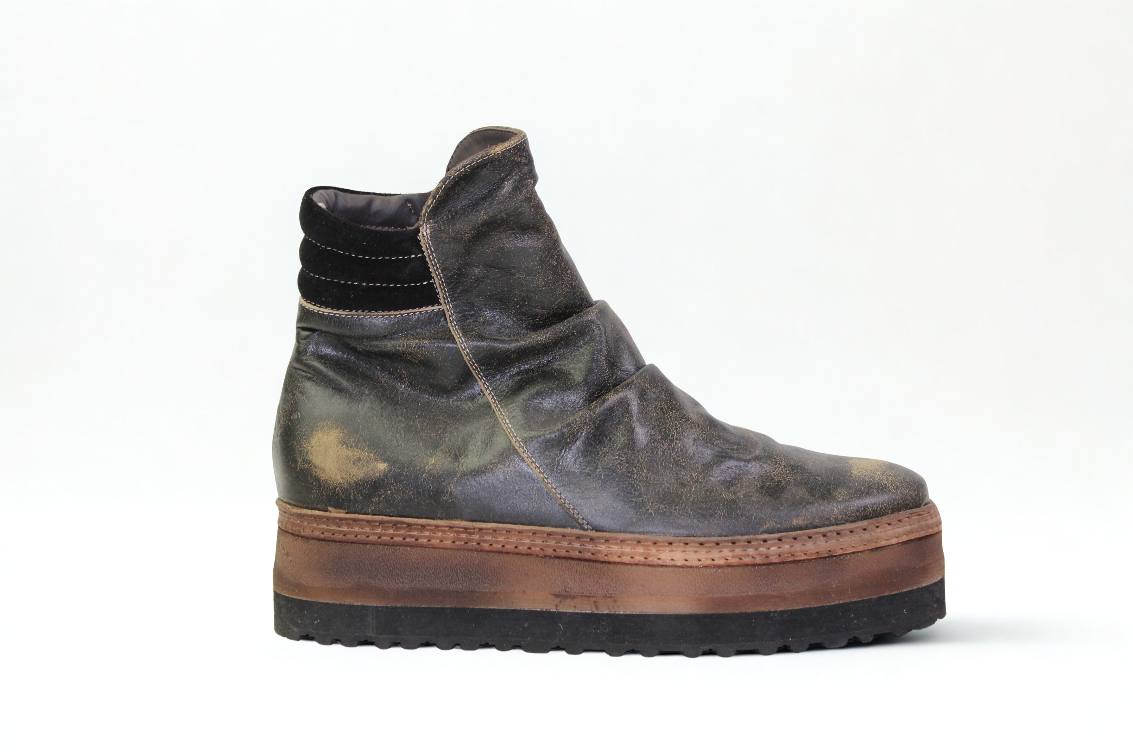 LAST PAIR 44-ROY LACELESS PLATFORM
