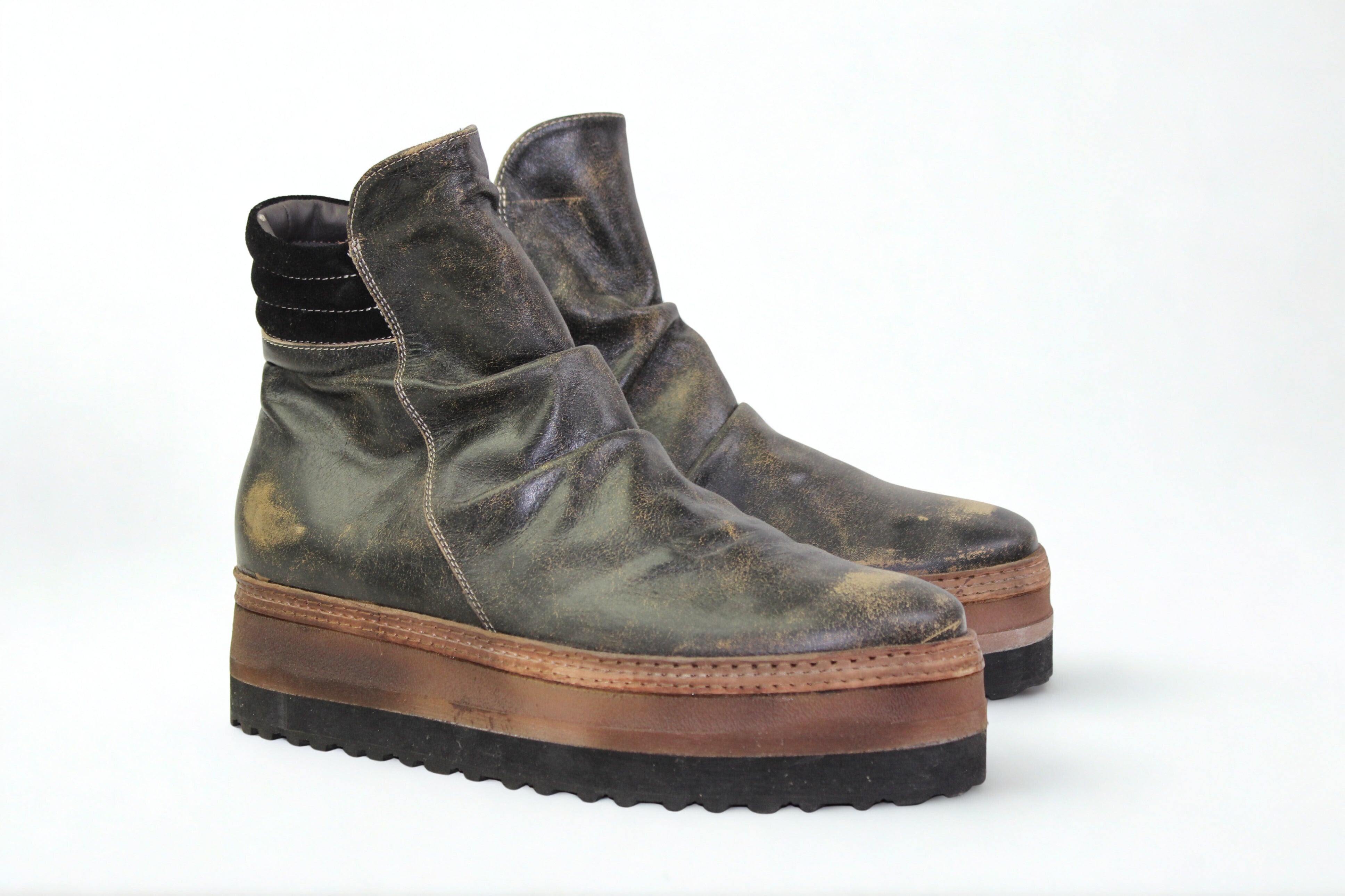 LAST PAIR 44-ROY LACELESS PLATFORM