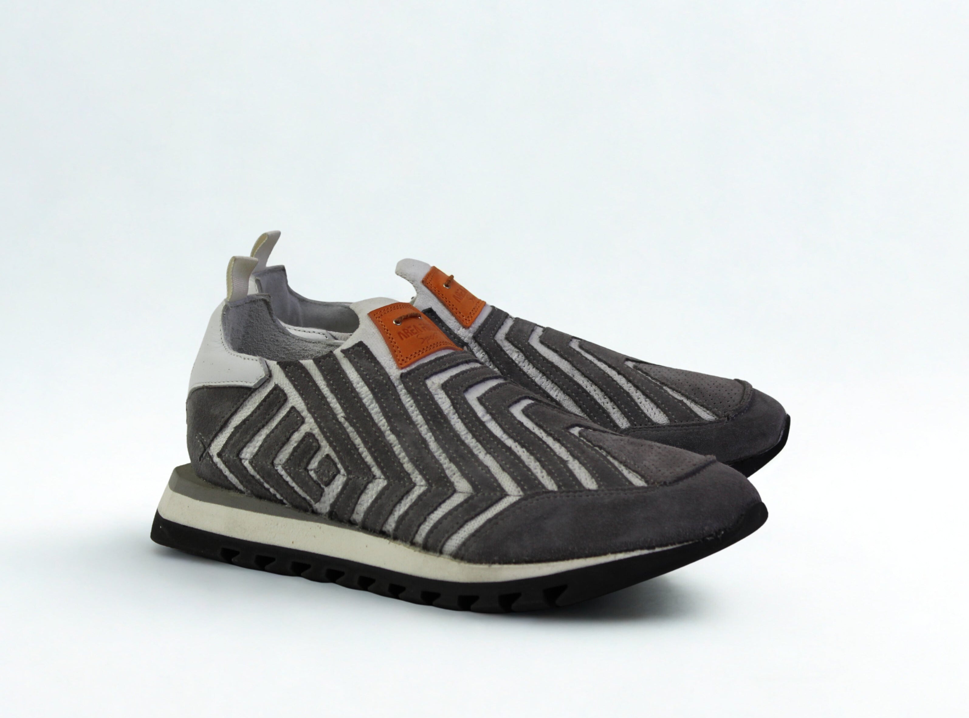 LAST PAIR 42-LACELESS ELASTIC SNEAKERS IN GREY