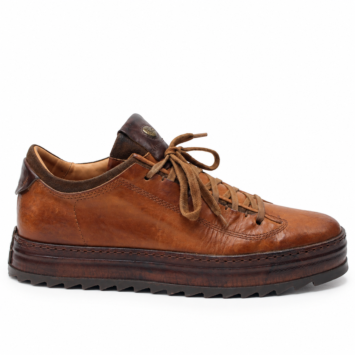 LED Low Sneakers in Cognac