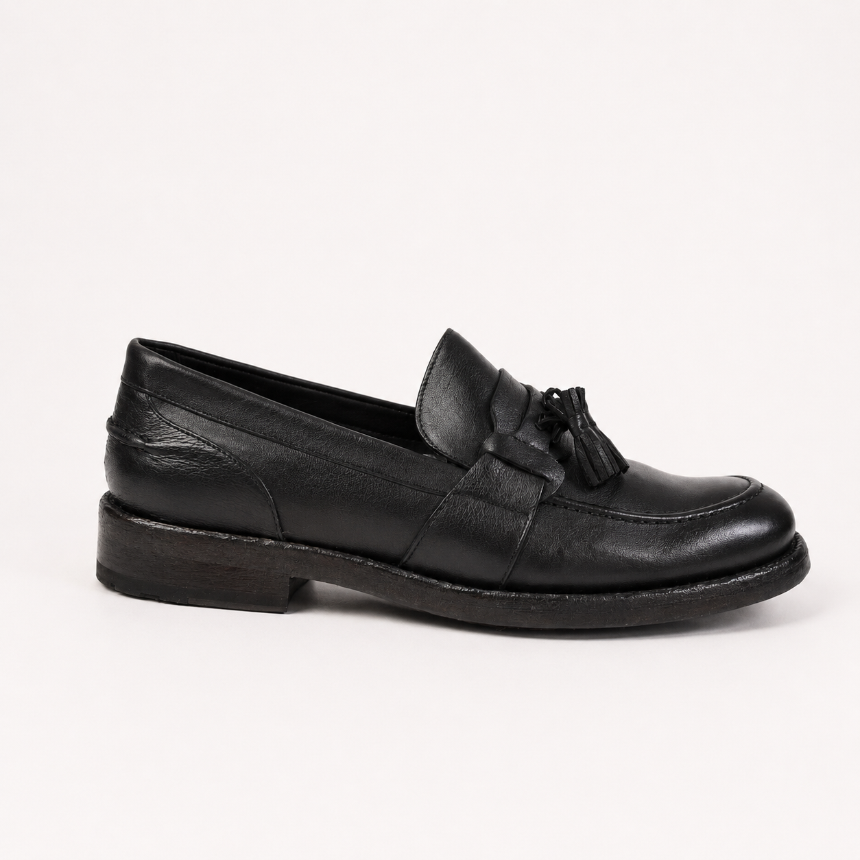 ELEGANT BLACK LOAFERS