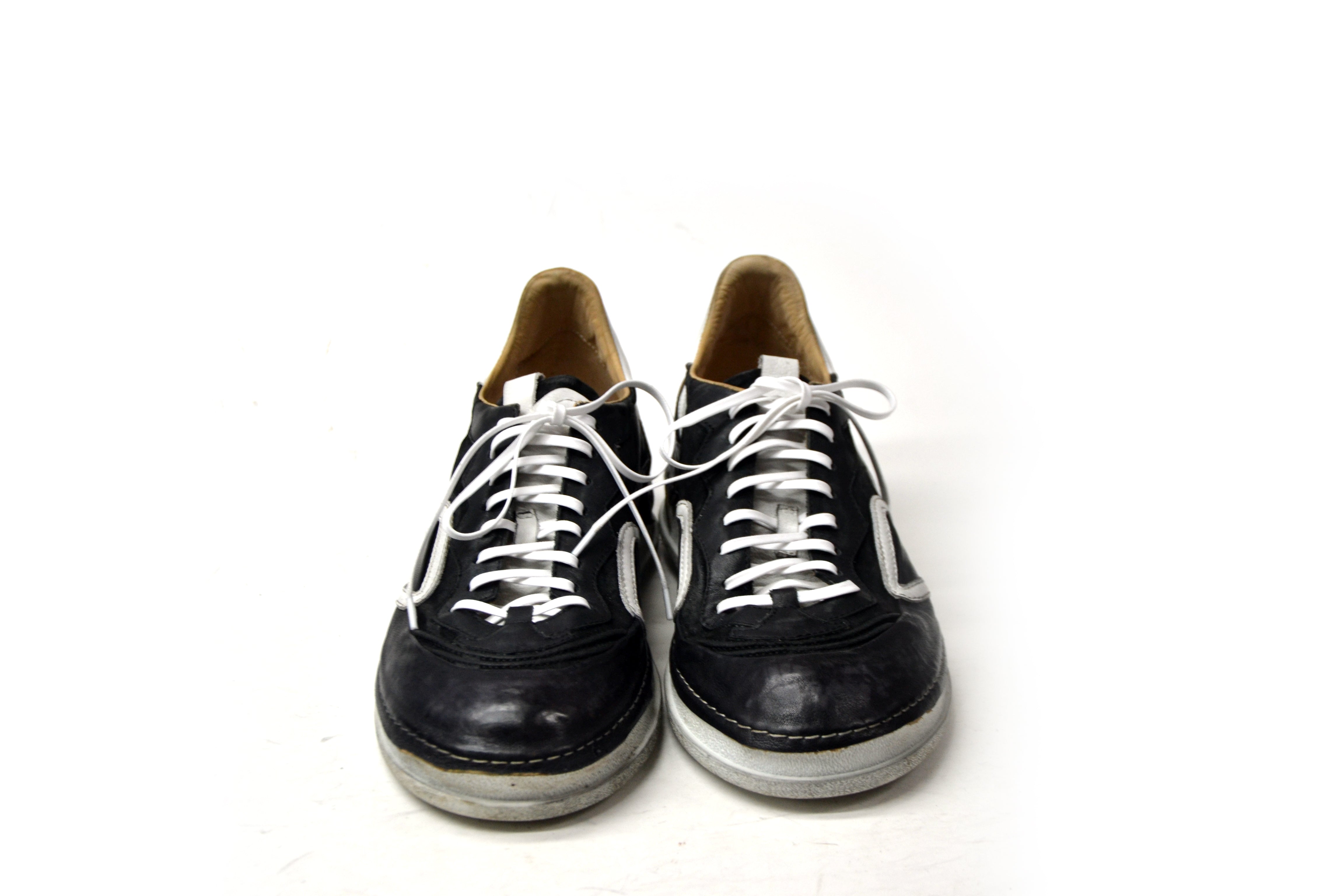LETZTES PAAR 42 - SCHWARZ-WEISSE SNEAKER