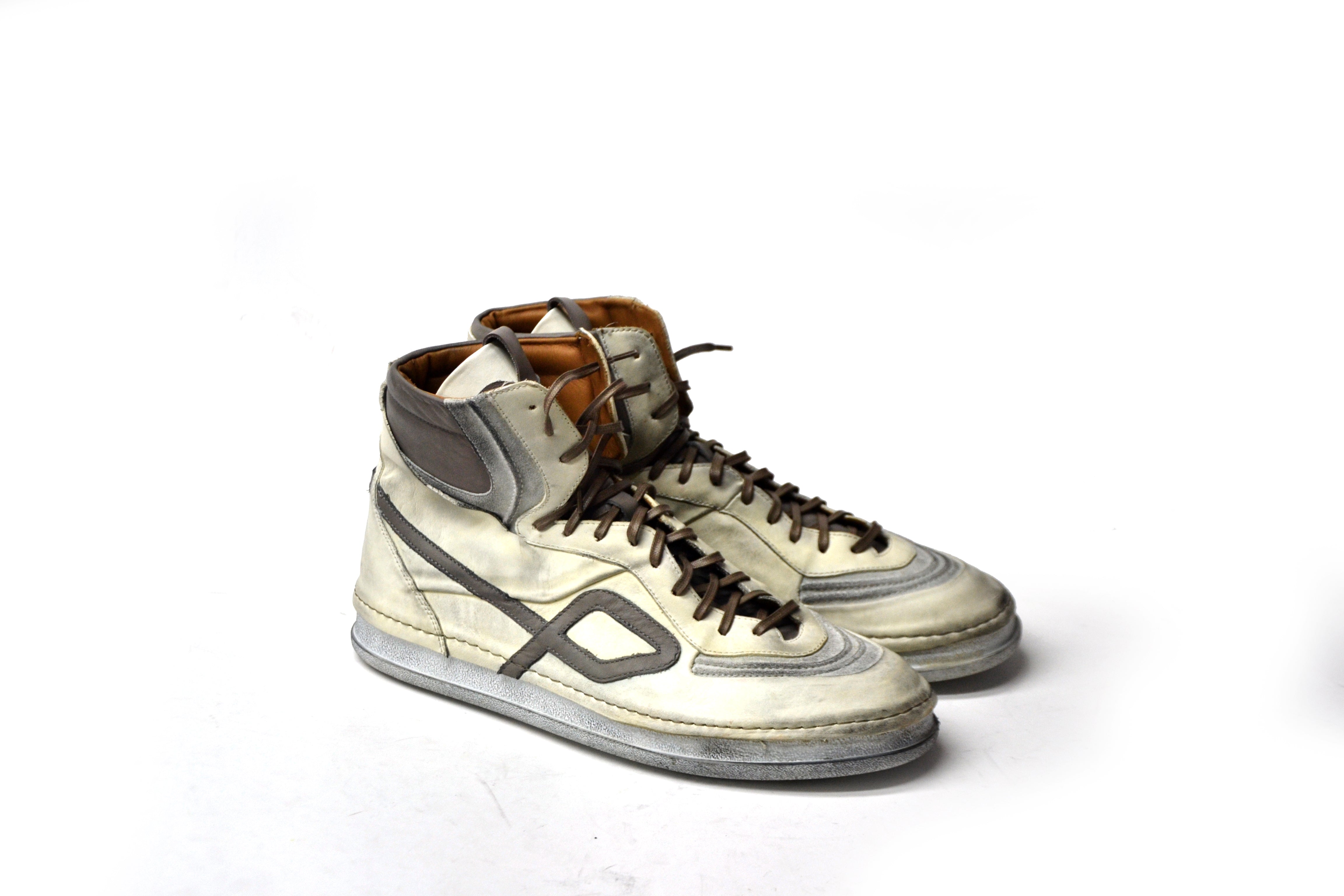 LETZTES PAAR 42 - SCHMUTZIG WEISSE HOHE SNEAKER