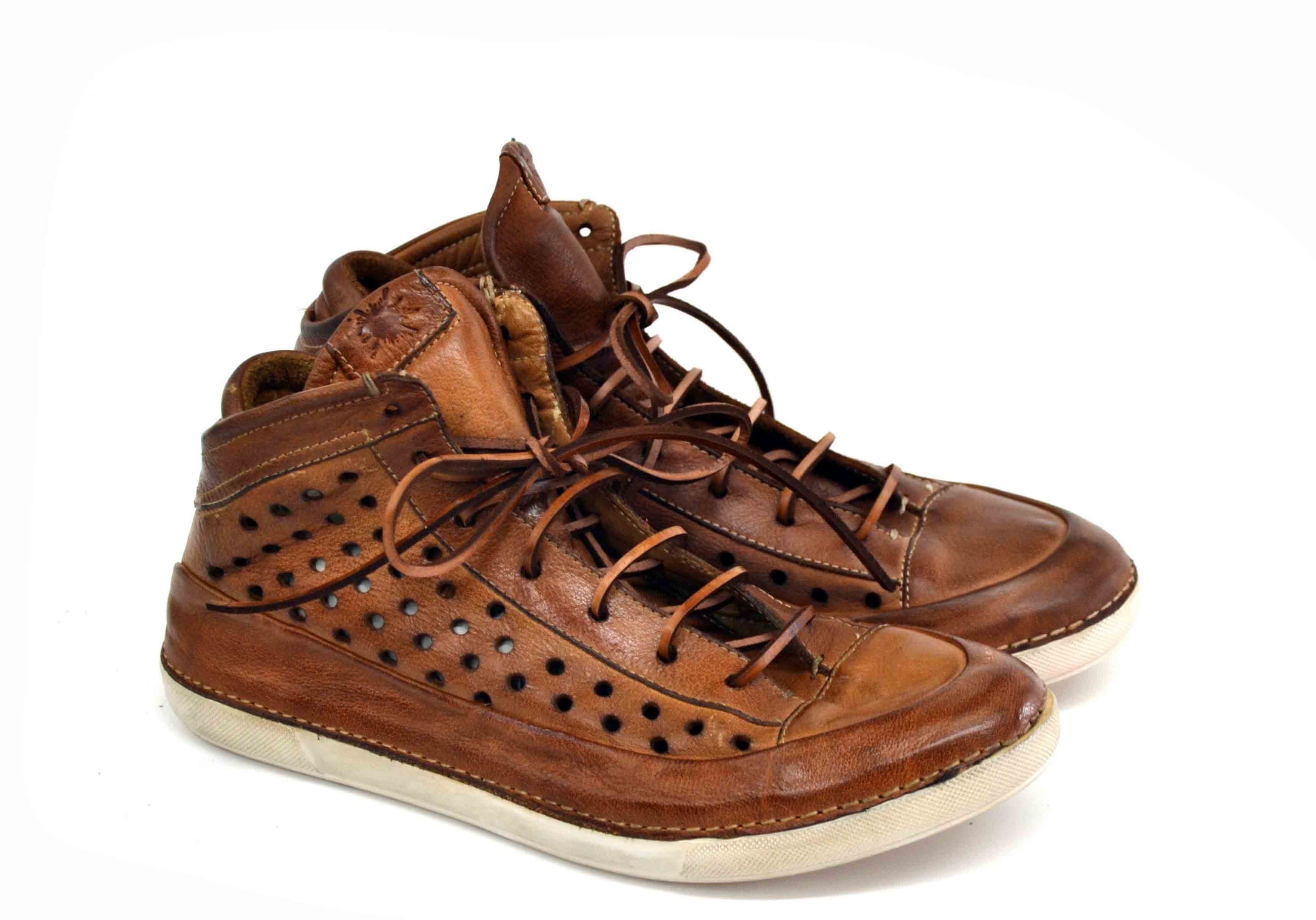 LETZTES PAAR 42 – JESS PERFORIERTE SNEAKERS