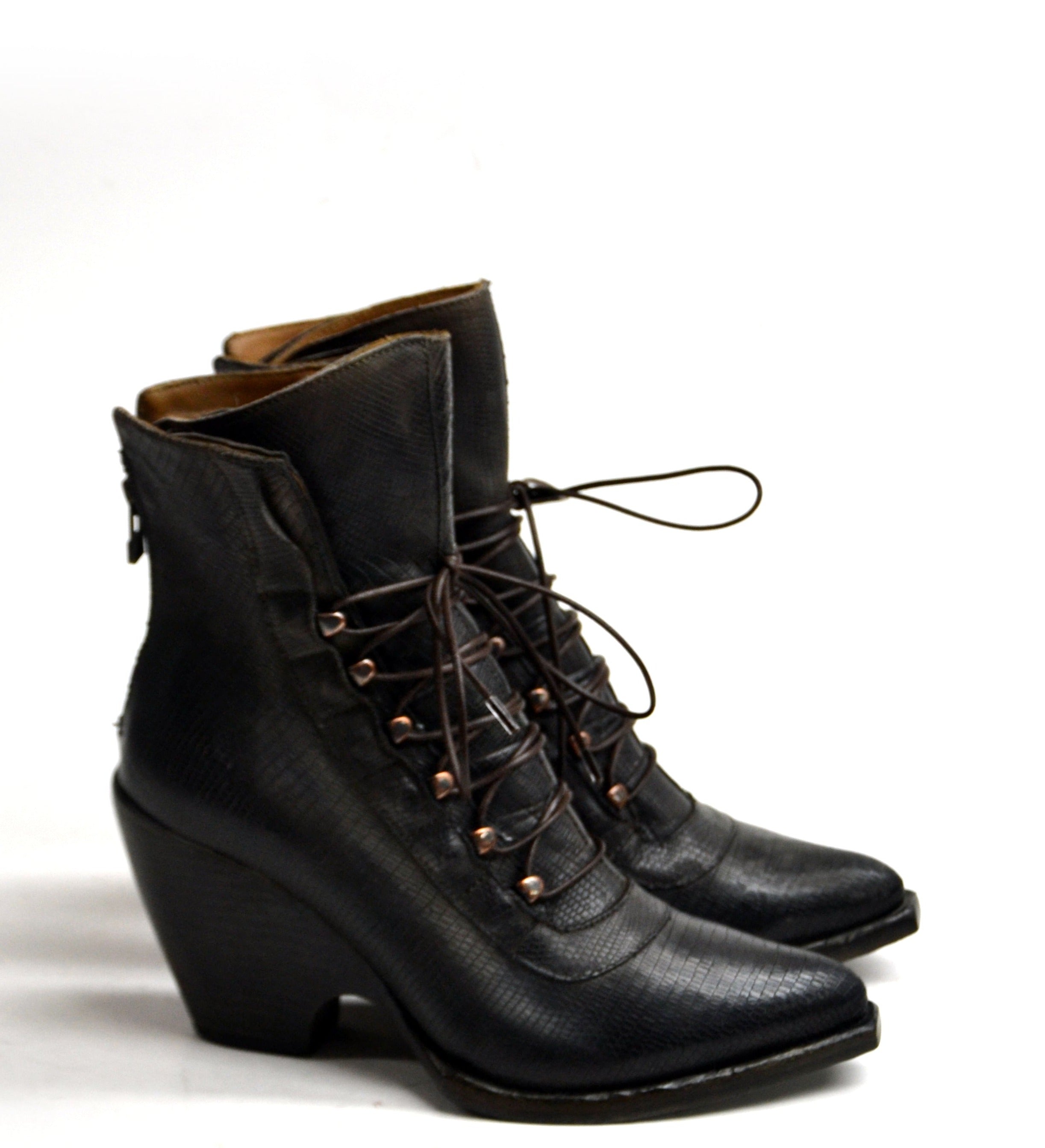 VIPER MID LACED BOOTIES