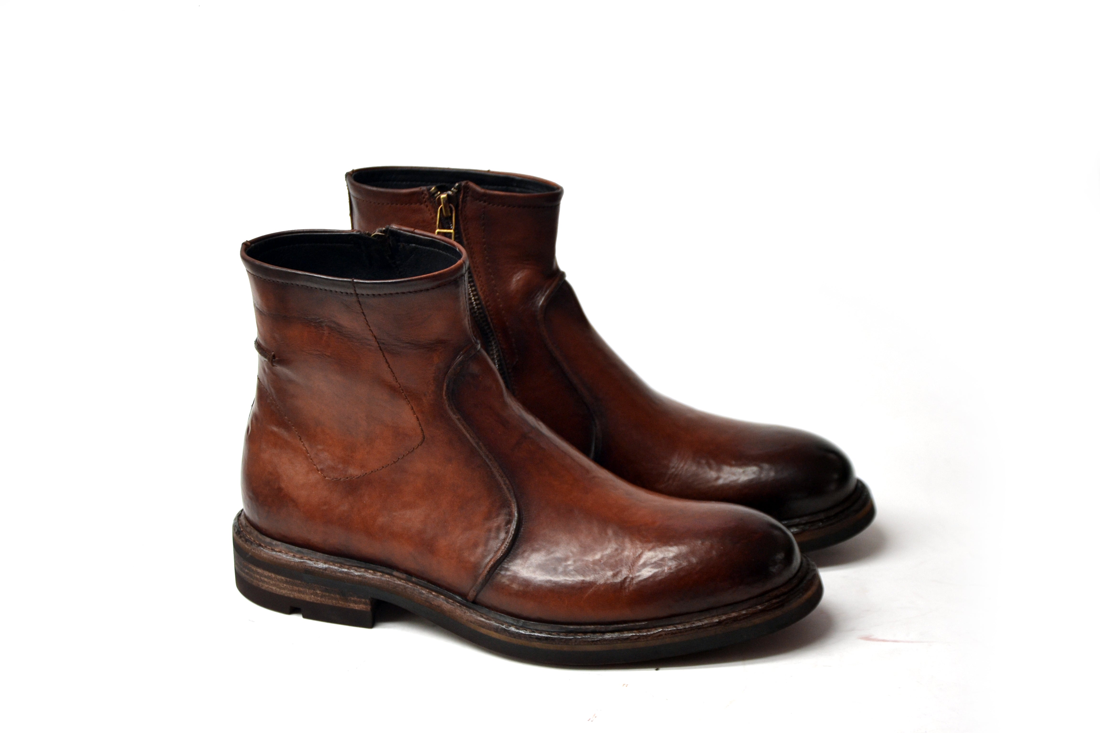 LAST PAIR 42-COLOMBIA COGNAC LACELESS BEATLES BOOTS