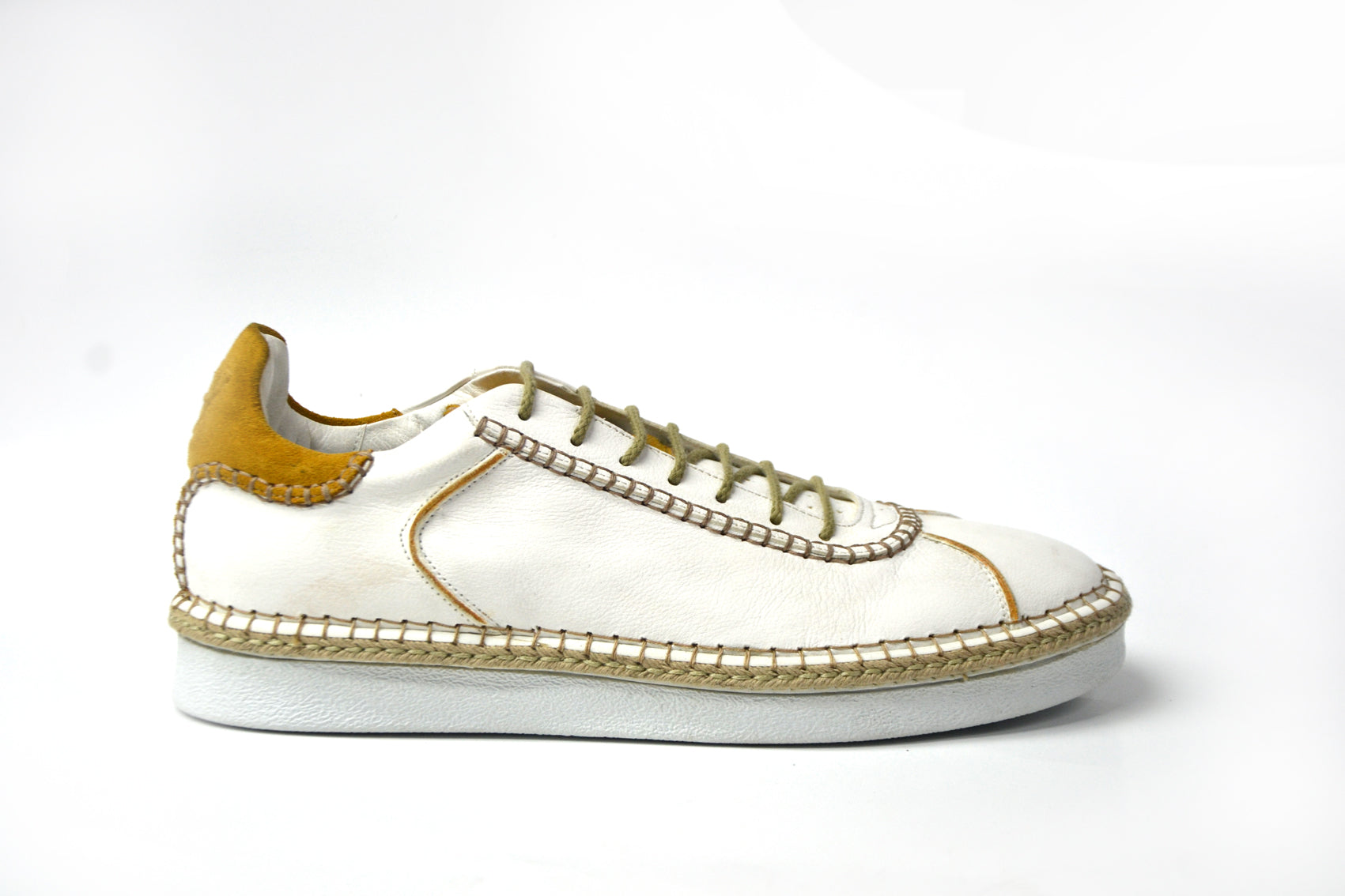 LETZTES PAAR 42-GELBE SNEAKER MIT GENÄHTEN