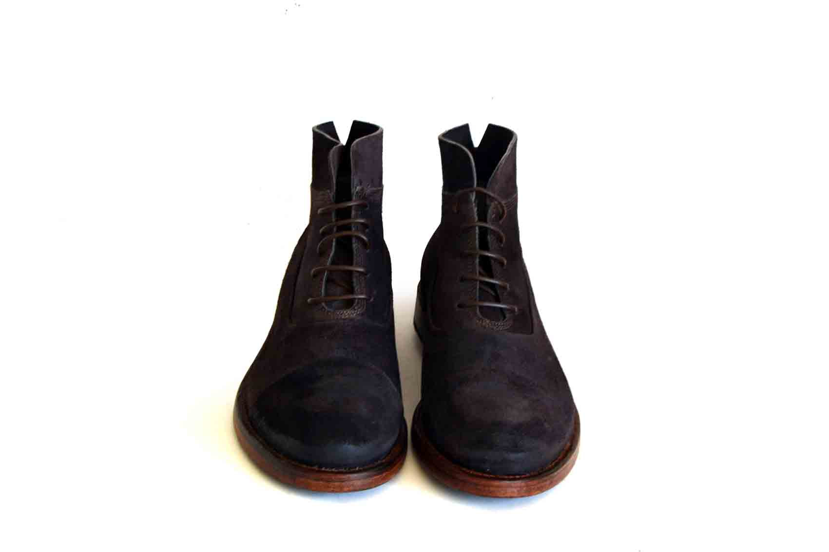 LETZTES PAAR 42 - GRAUES CHUKKA-STIEFEL AUS WILDLEDER
