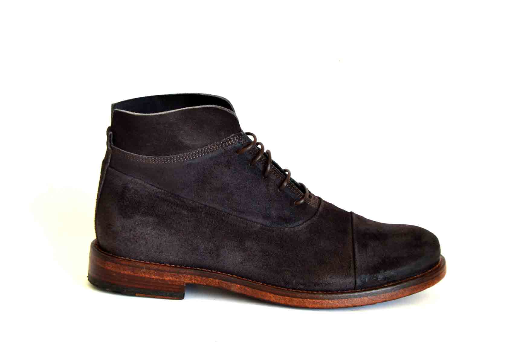 LETZTES PAAR 42 - GRAUES CHUKKA-STIEFEL AUS WILDLEDER