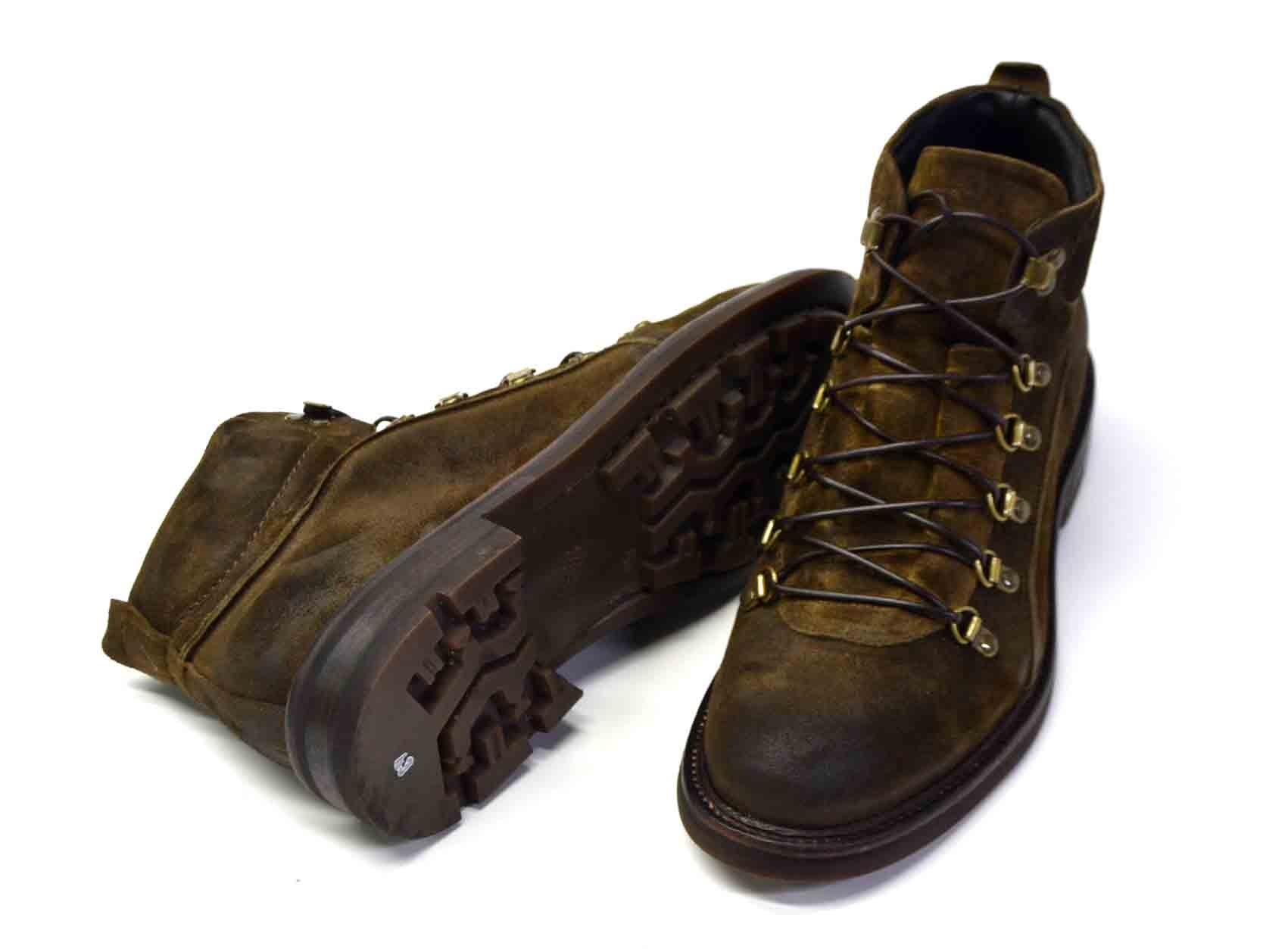 SHELBY CHUKKA AUS WILDLEDER MIT SCHNÜRUNG