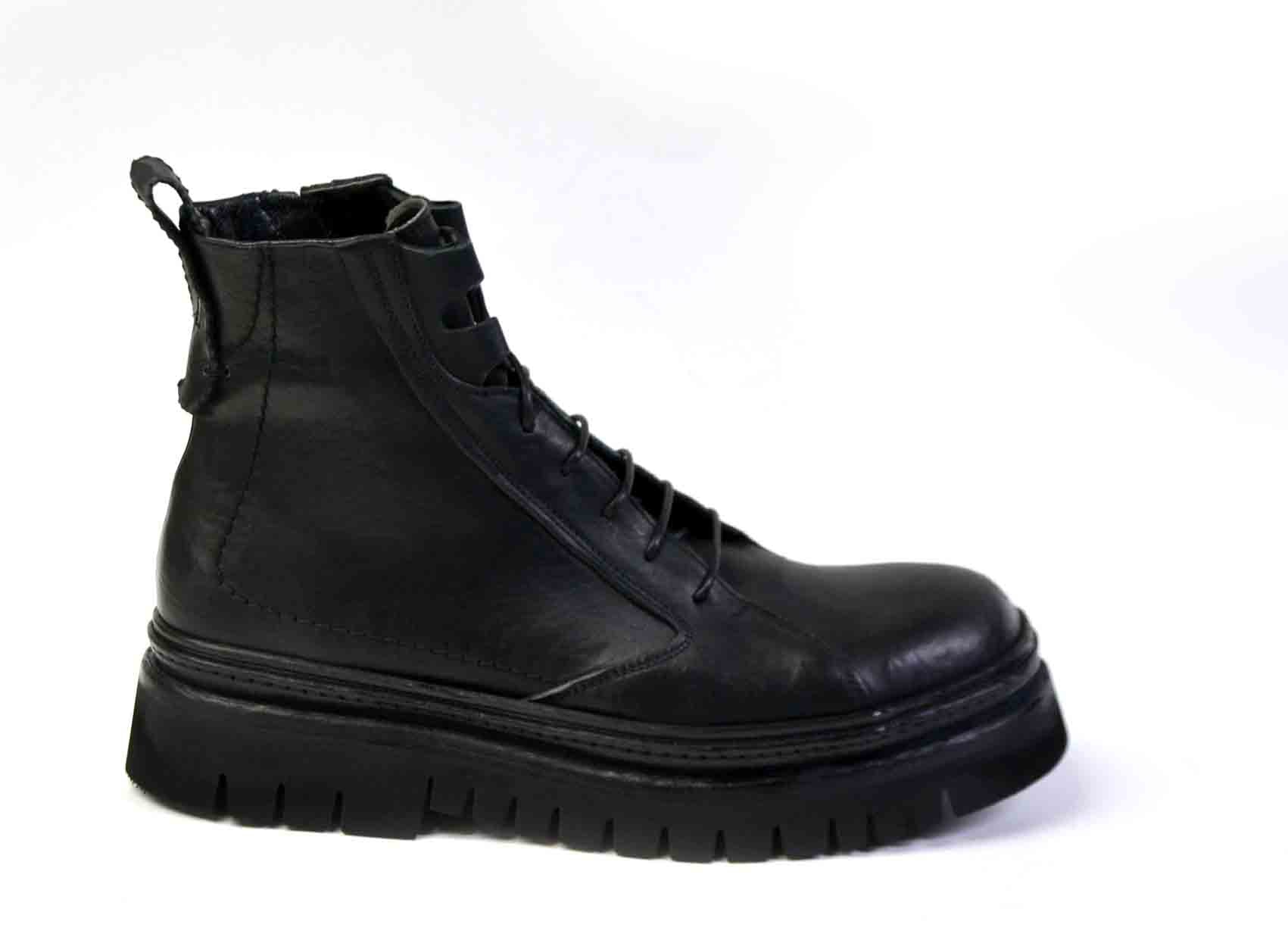 DOBRES SCHWARZE STIEFEL