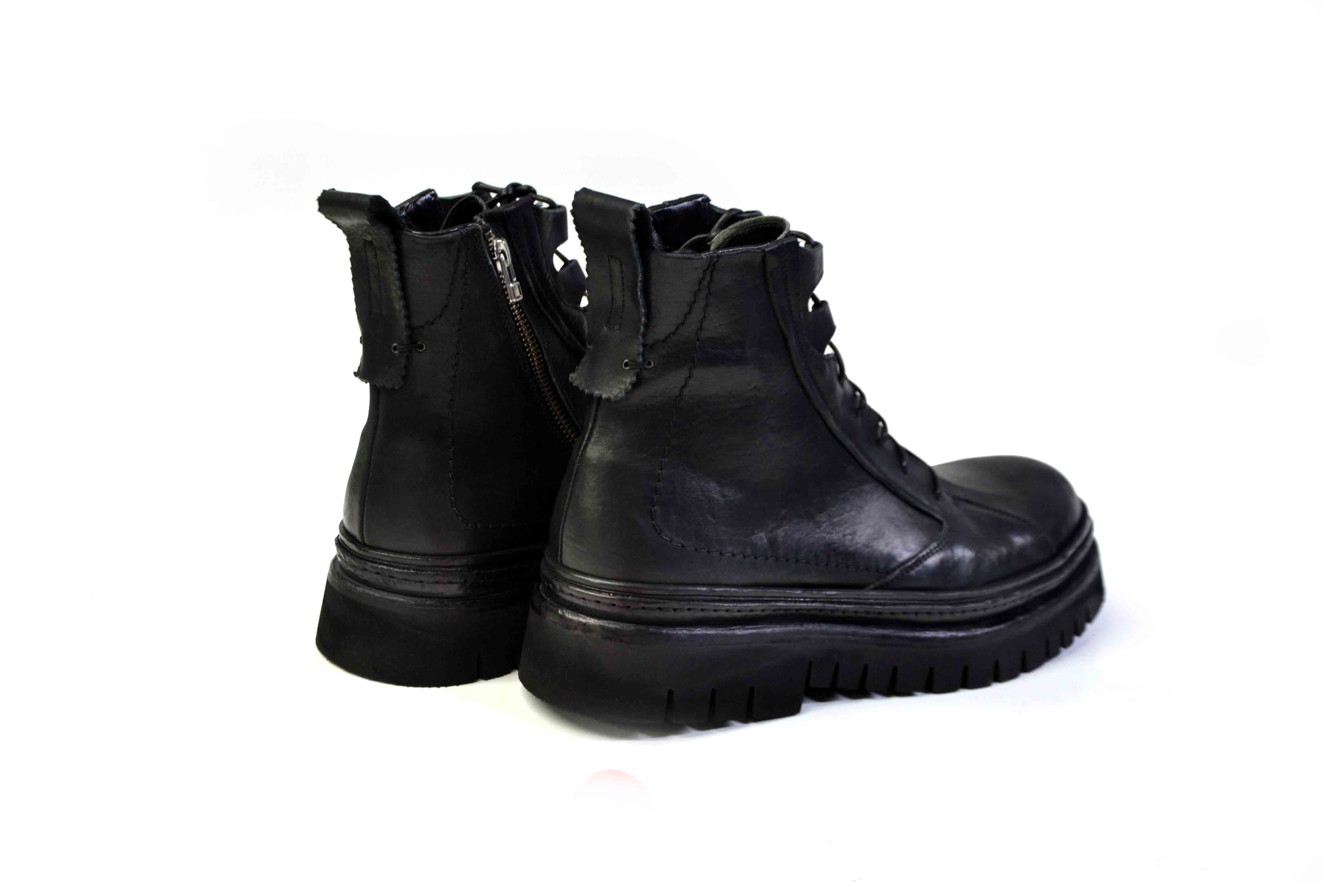 DOBRES SCHWARZE STIEFEL