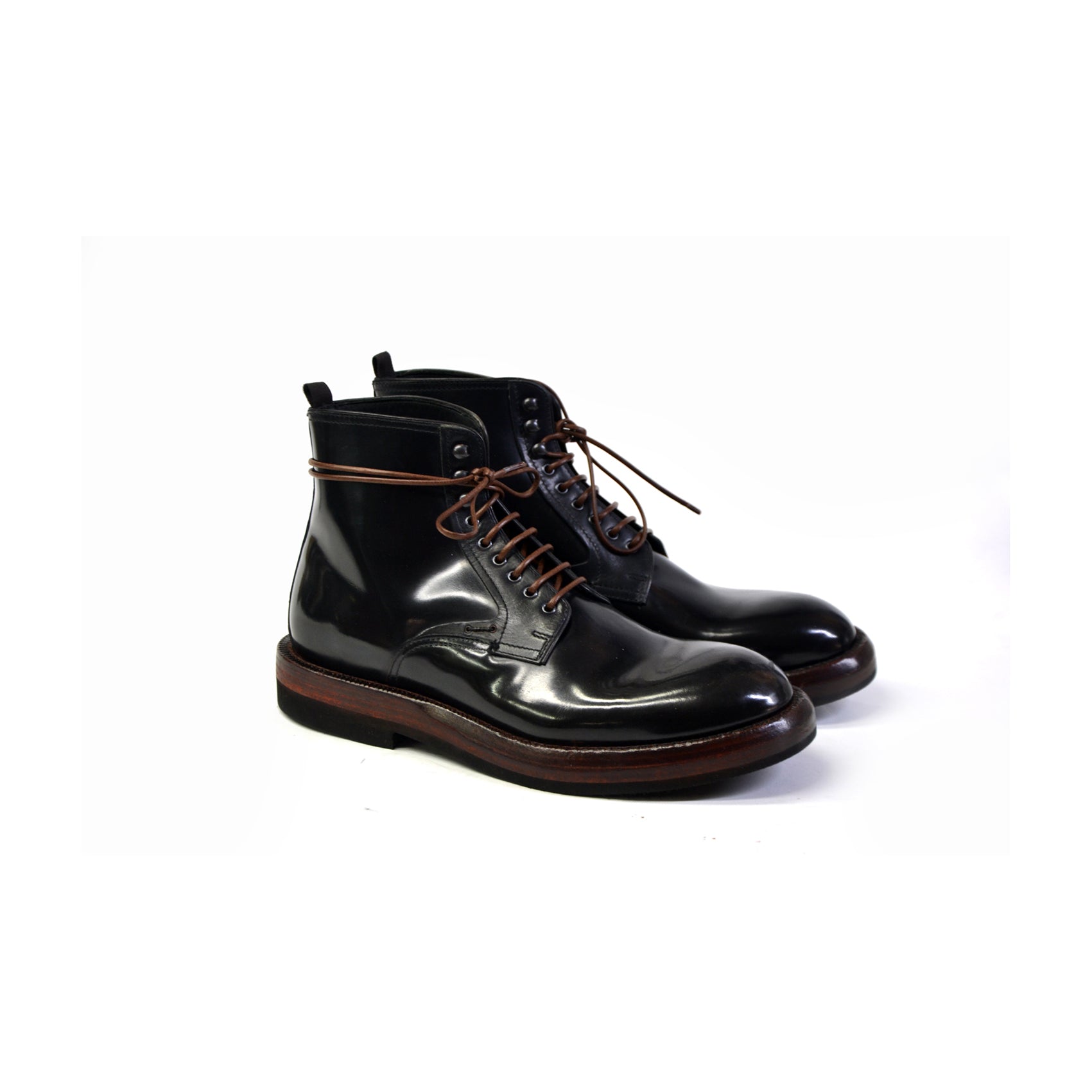 KÖNIGLICH SCHWARZE SCHNÜRSTIEFEL