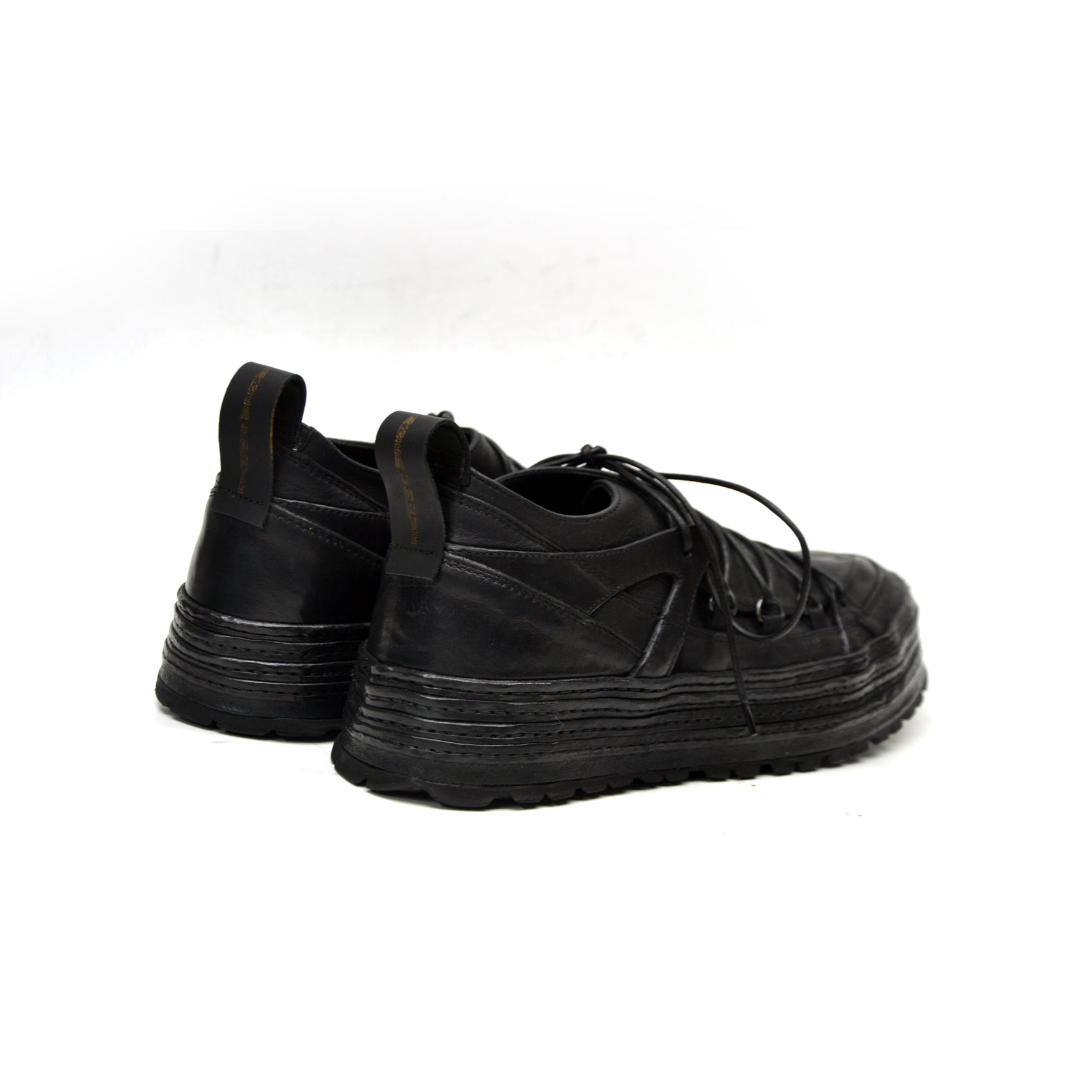 MADMAX NIEDRIGE SCHWARZE SNEAKER