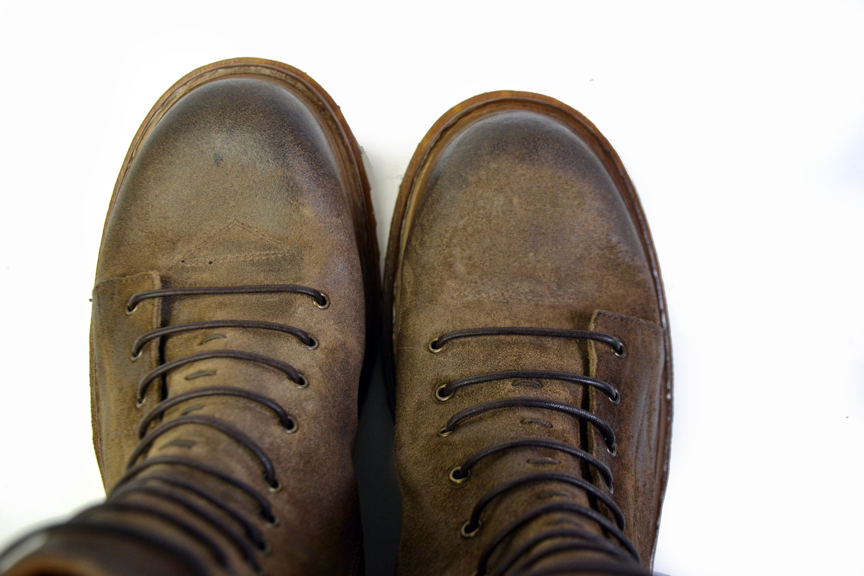 TONALE ONESIDED SUEDE BOOTS