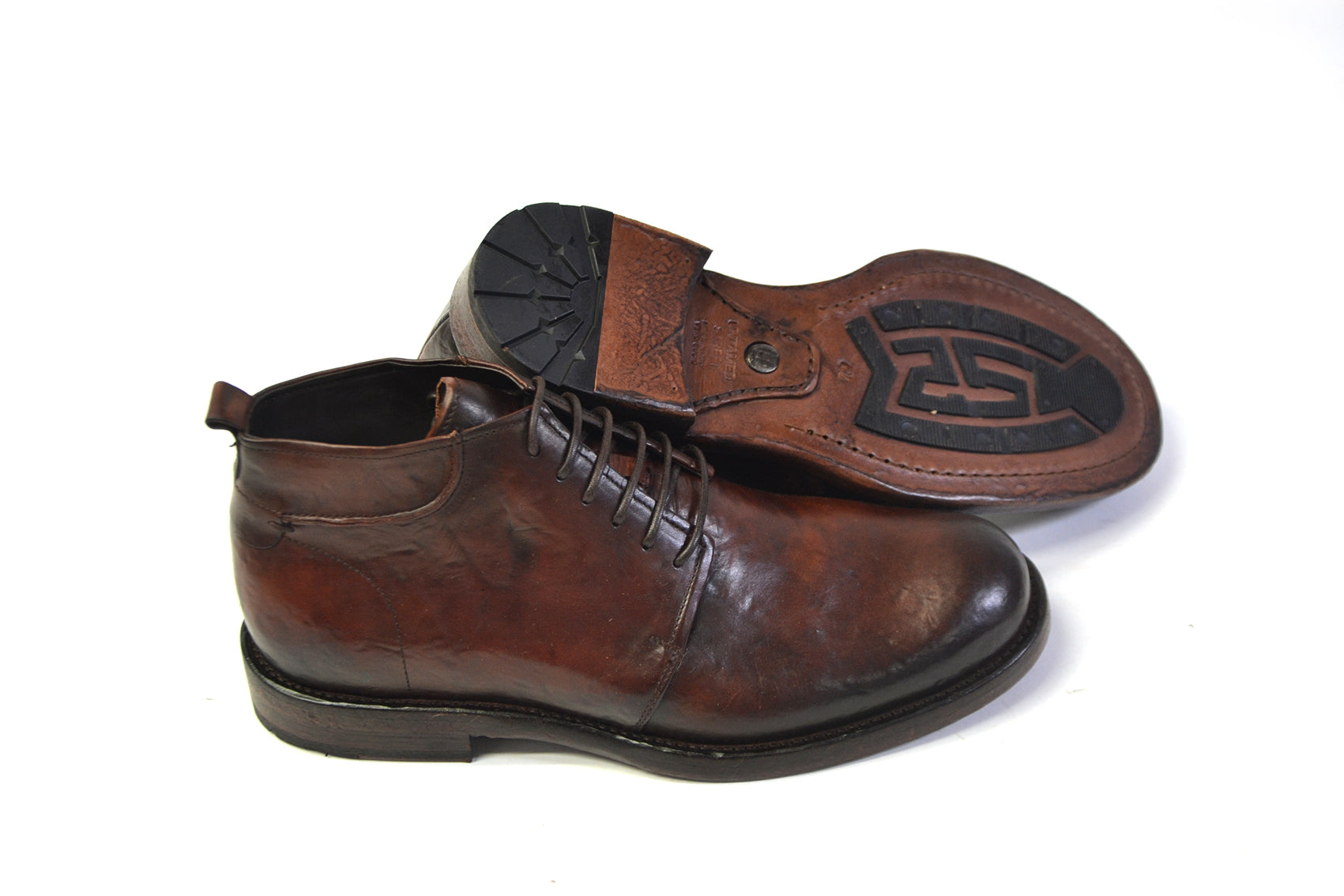 Yale Cognac Chukka Boots