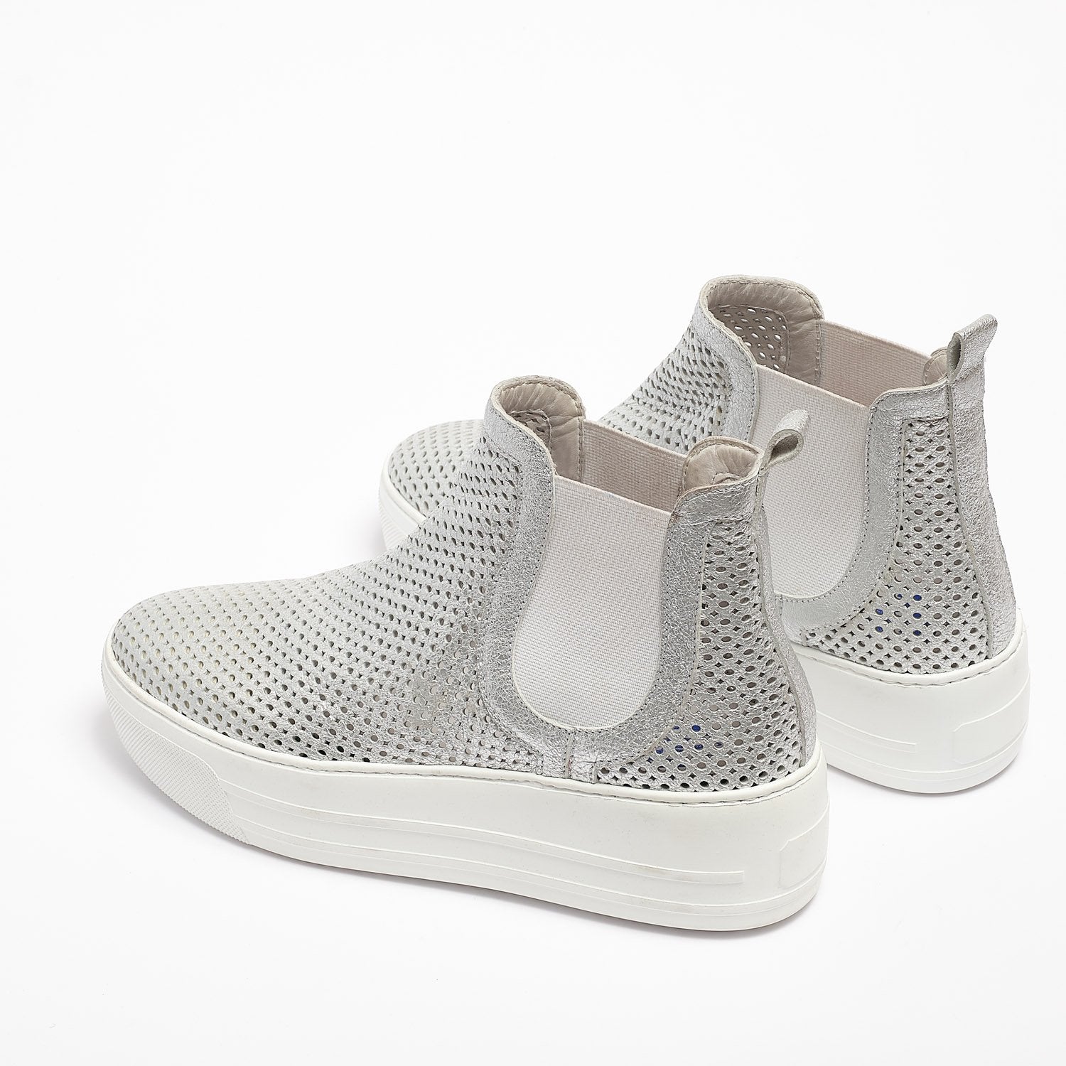 Mizu Elastic Mid Shoes soft perforated leather silver