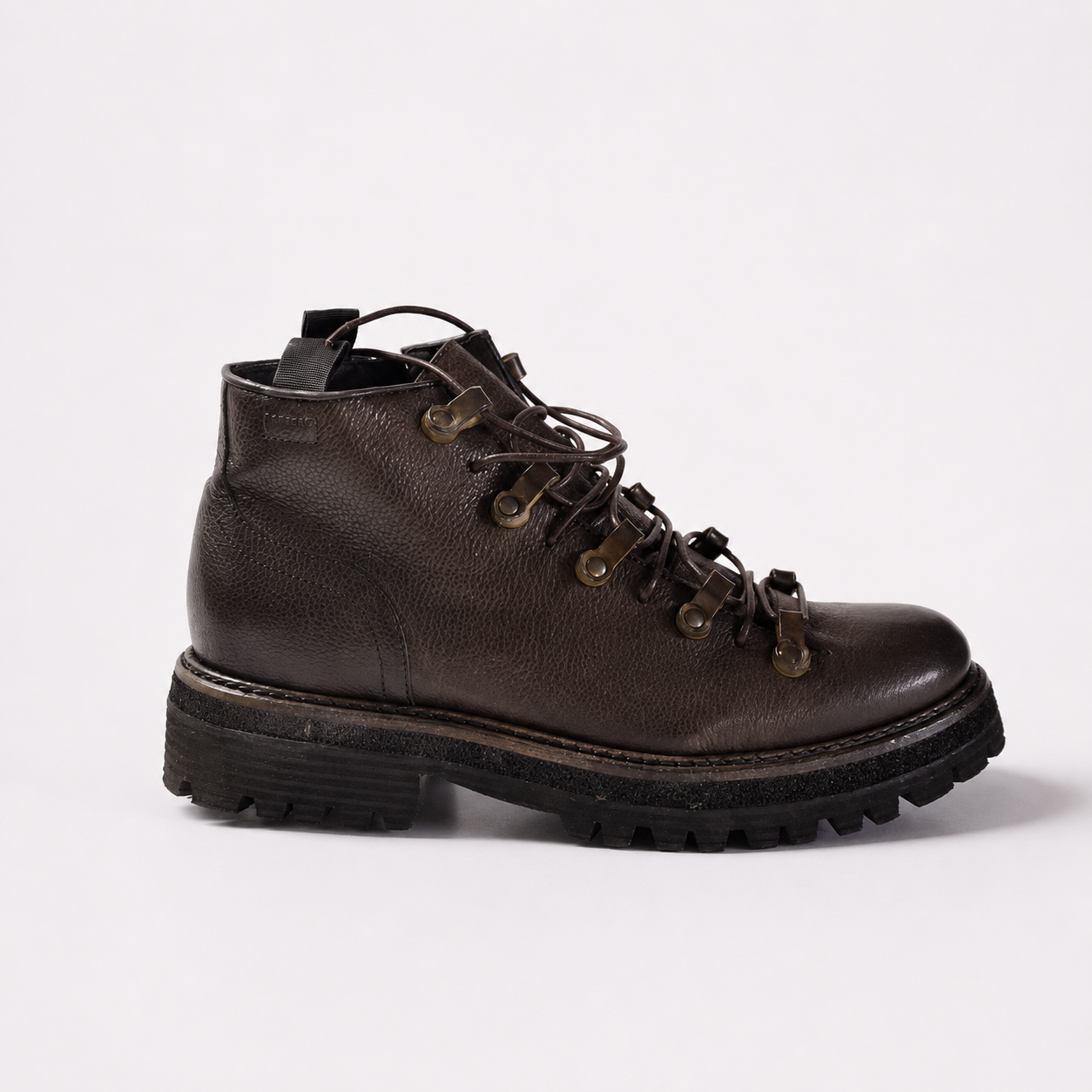 Iuri Laced Chukka