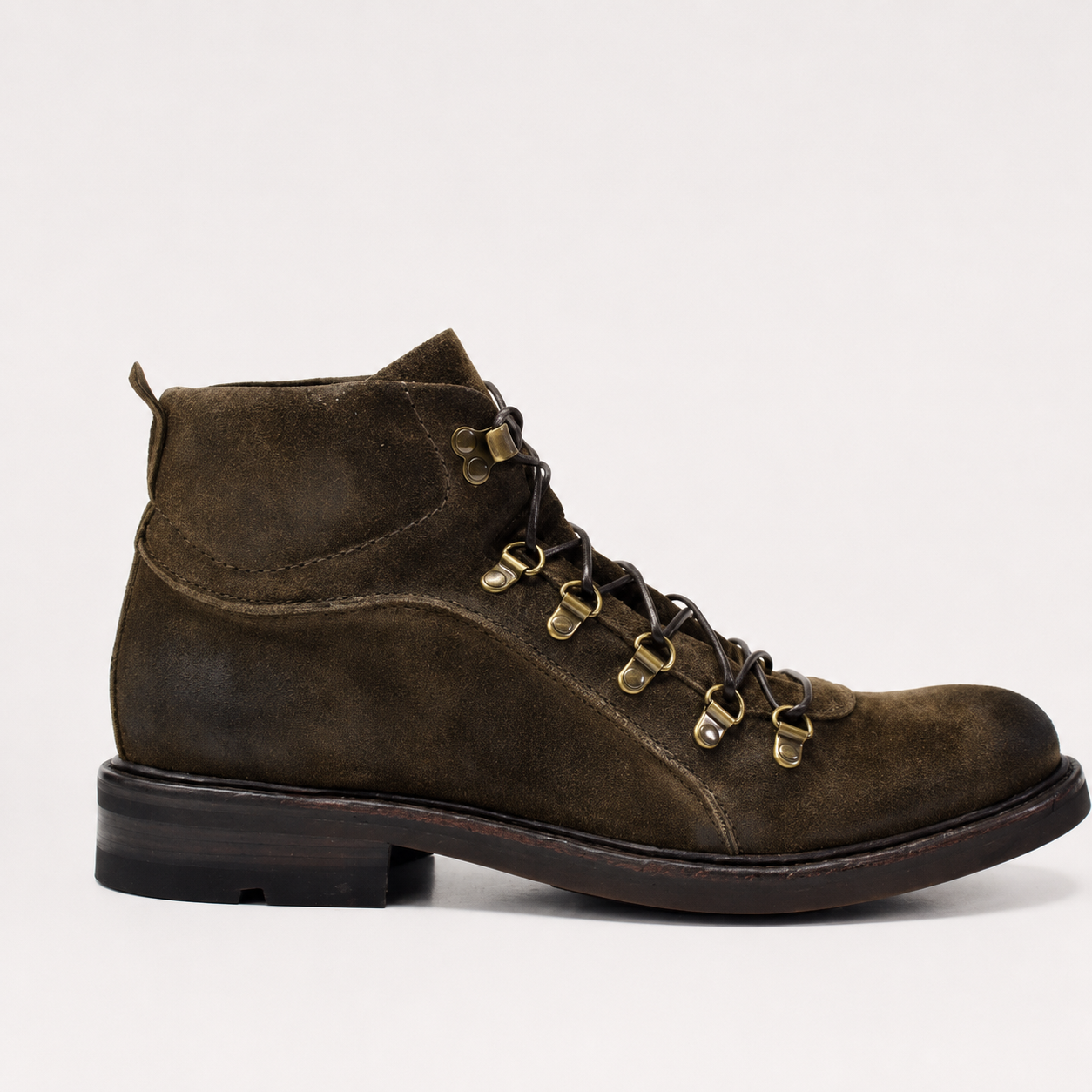 SHELBY LACED SUEDE CHUKKA
