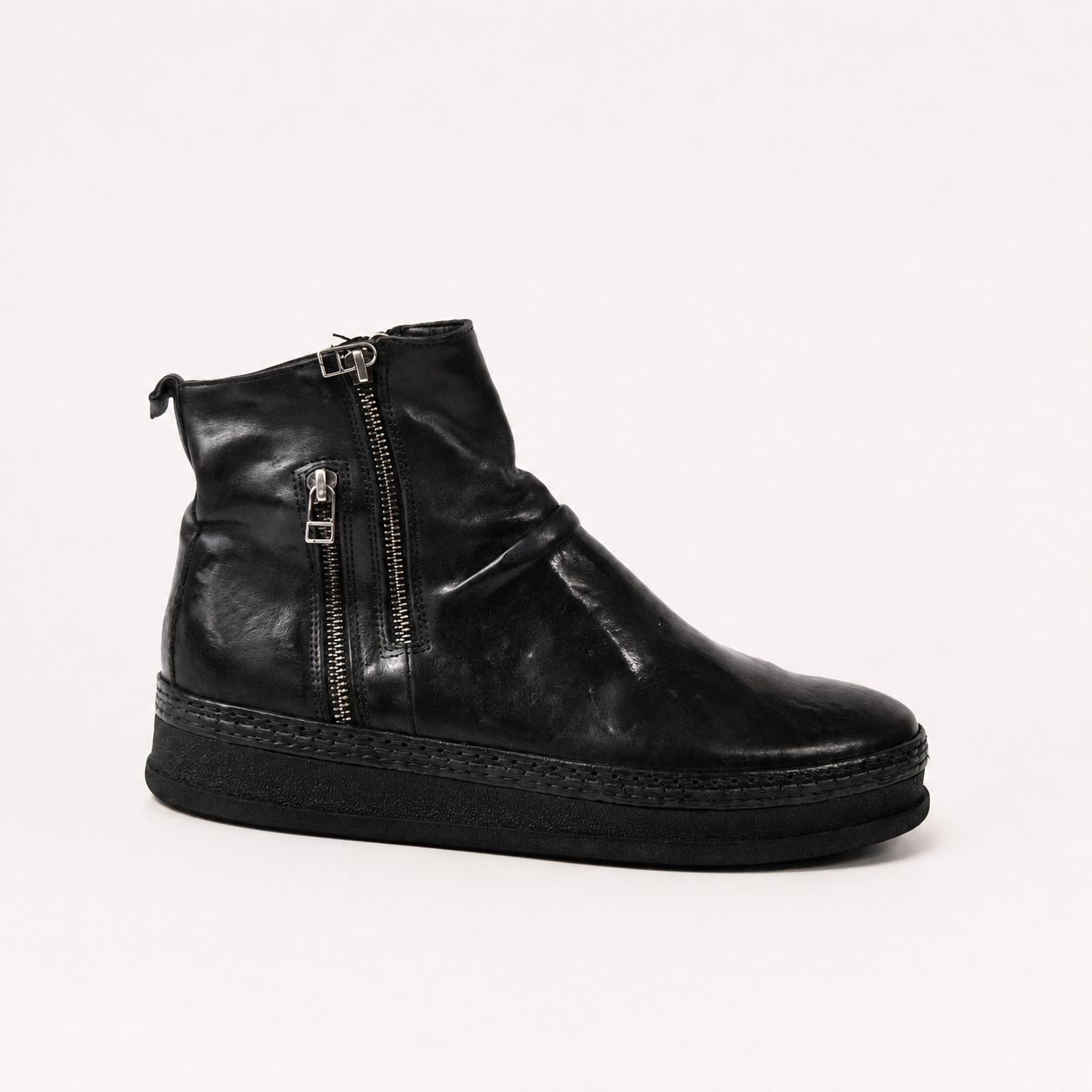NIKITA ZIPPED BLACK SNEAKERS