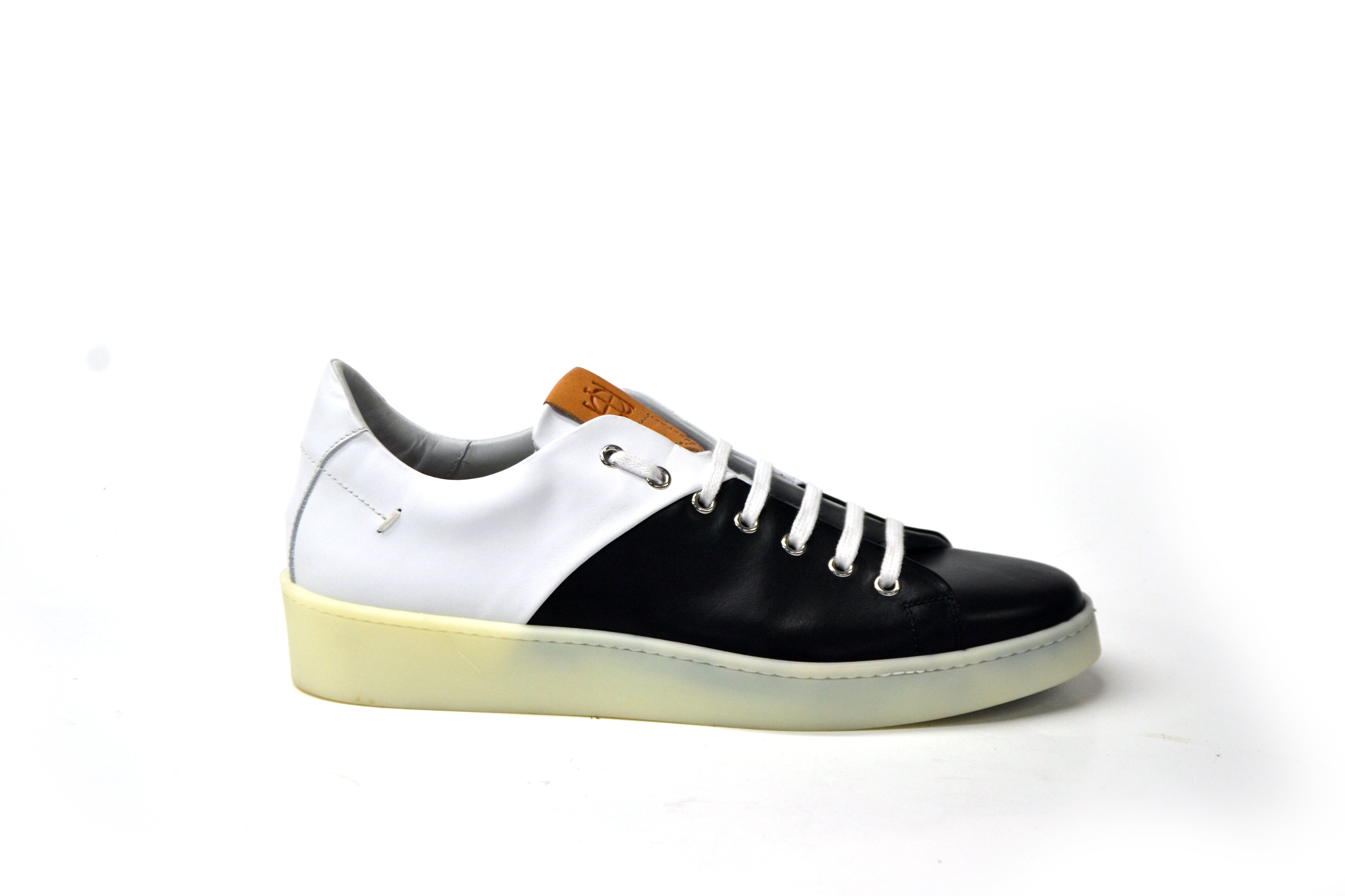 LAST PAIR 42- SYMMETRIC BLACK/WHITE SNEAKERS