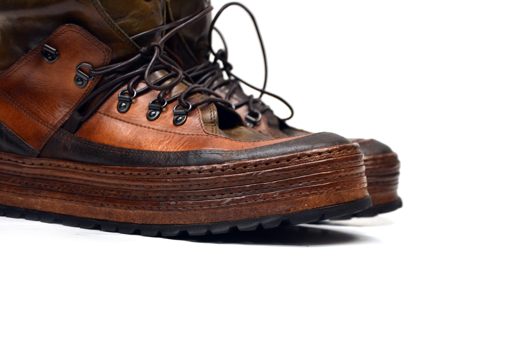 MADMAX TERRA LACED BOOTS