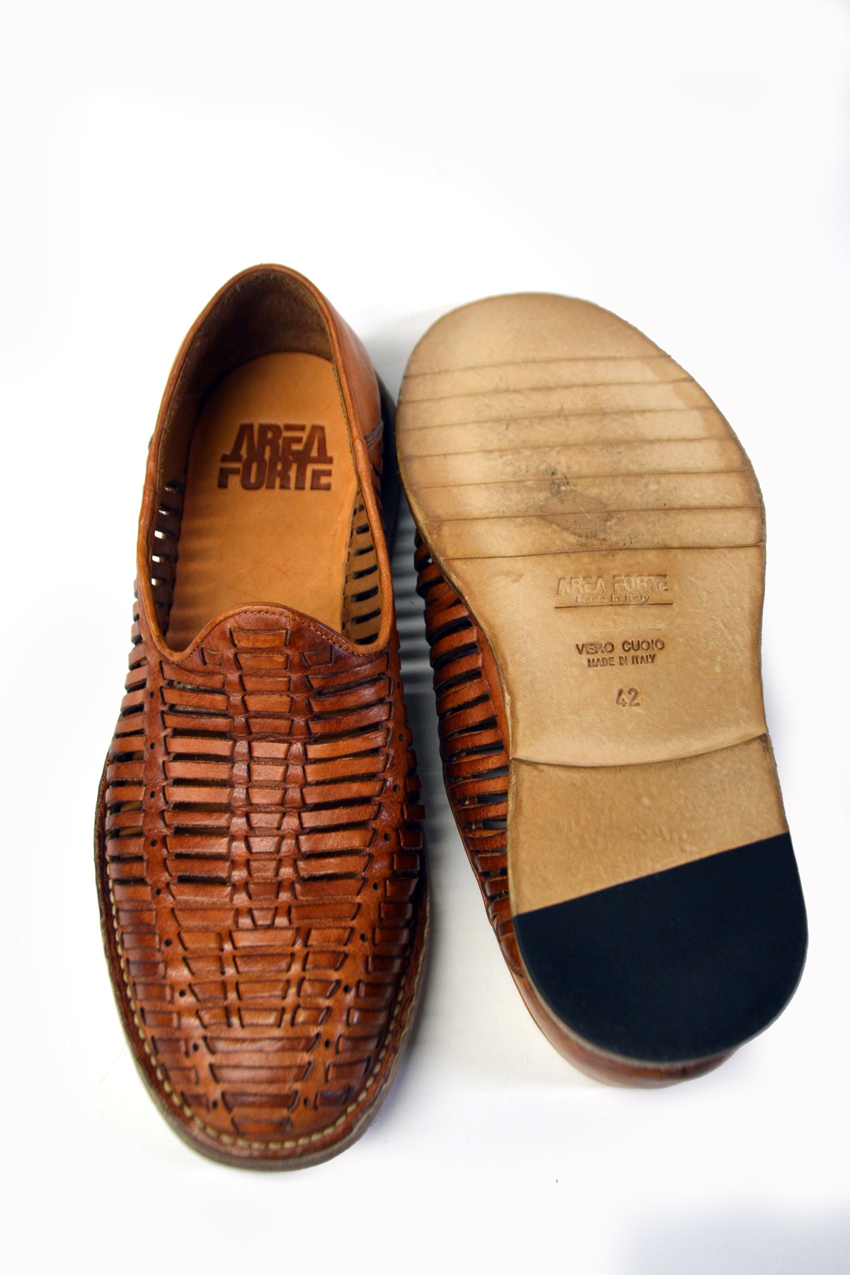 LAST PAIRS 42-SUMMER CUT-OUT LOAFERS IN COGNAC OR BLACK
