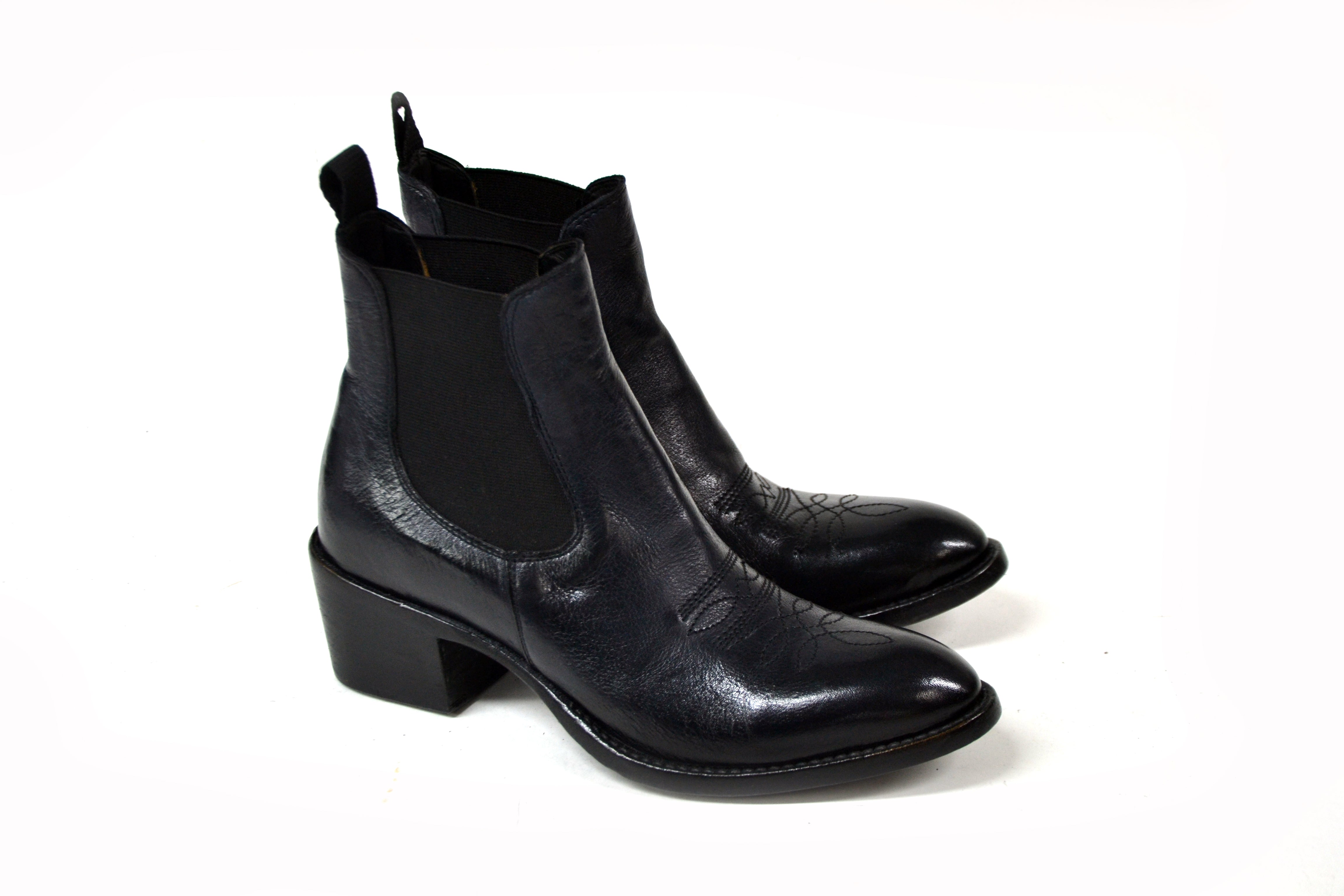DAISY LOW BLACK COWBOY BOOTS
