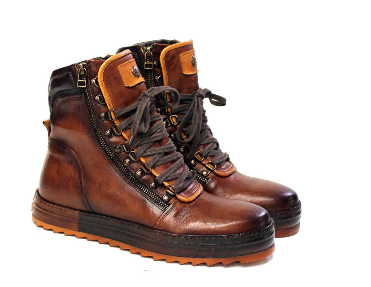 LED High Sneakers in Cognac