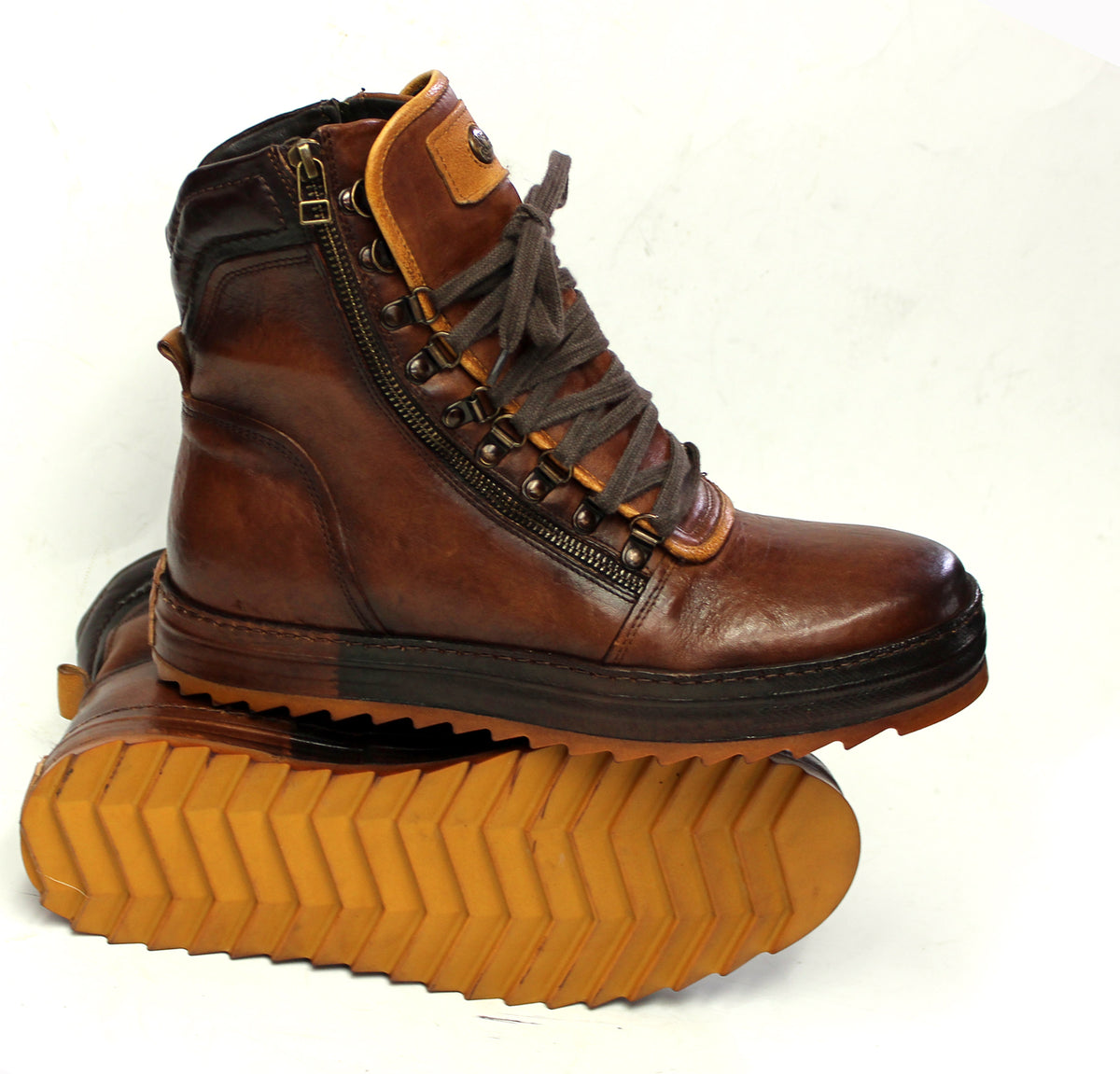 LED High Sneakers in Cognac