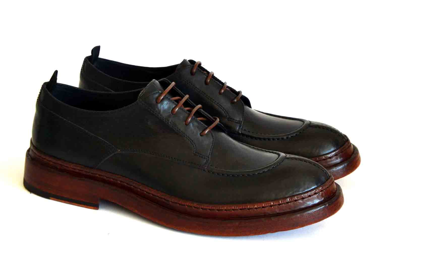 LAST PAIR 42- BLACK STITCHED DERBY