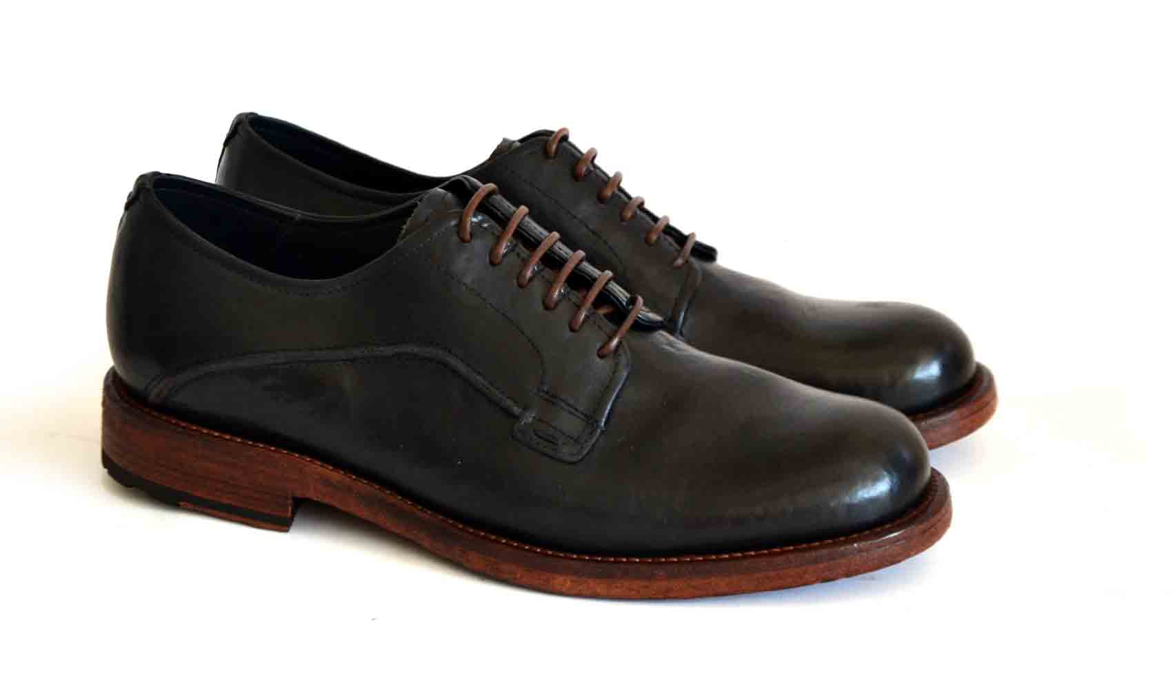 LAST PAIRS 42- MARTIN DERBY SHOES IN BLACK OR BROWN VERSIONS