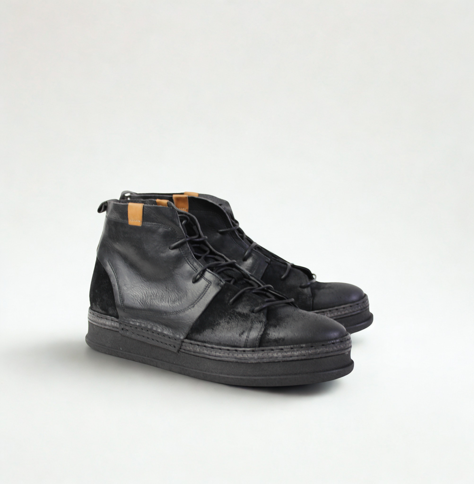 LAST PAIR 43- KOBE BLACK SNEAKERS