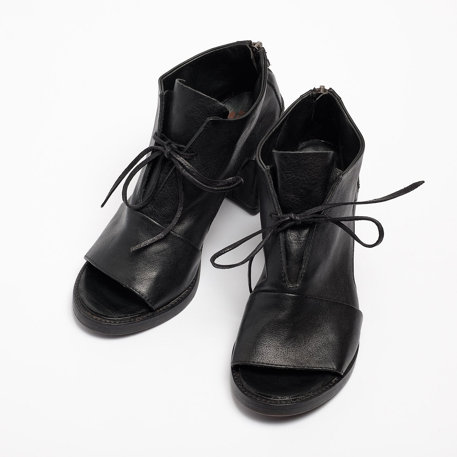 Diaz Laced Open Shoes natural vacchetta leather black